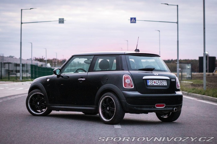 Mini Cooper R56 88kW - AJ NA SPLÁTKY 2009