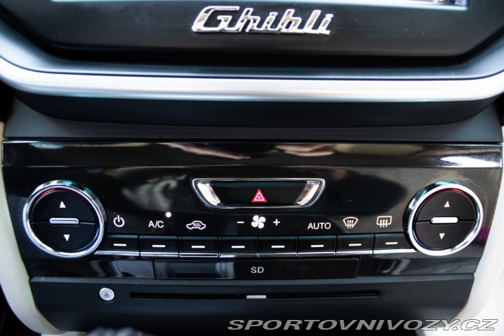 Maserati Ghibli S Q4 / AJ NA SPLÁTKY / P 2015