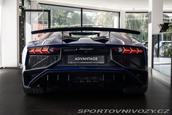 Lamborghini Aventador LP750-4 SV Roadster 1/599 1800