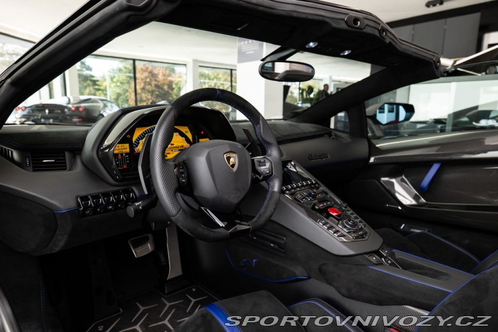 Lamborghini Aventador LP750-4 SV Roadster 1/599 1800