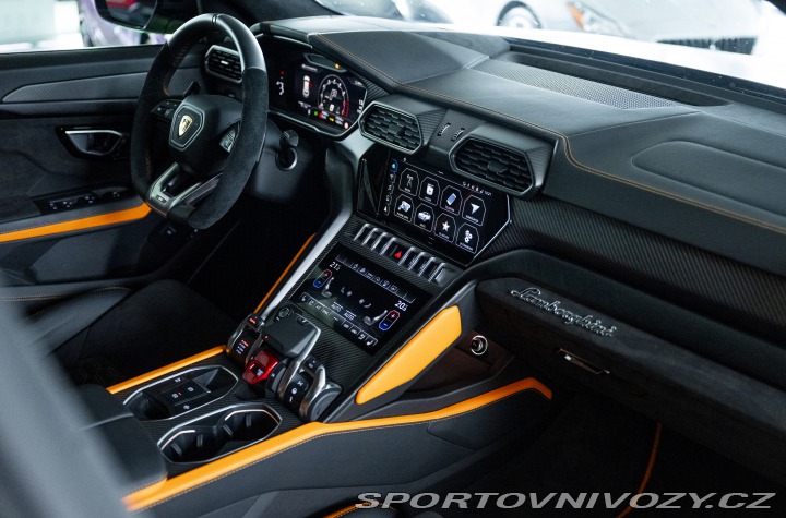 Lamborghini Urus Standard 2022