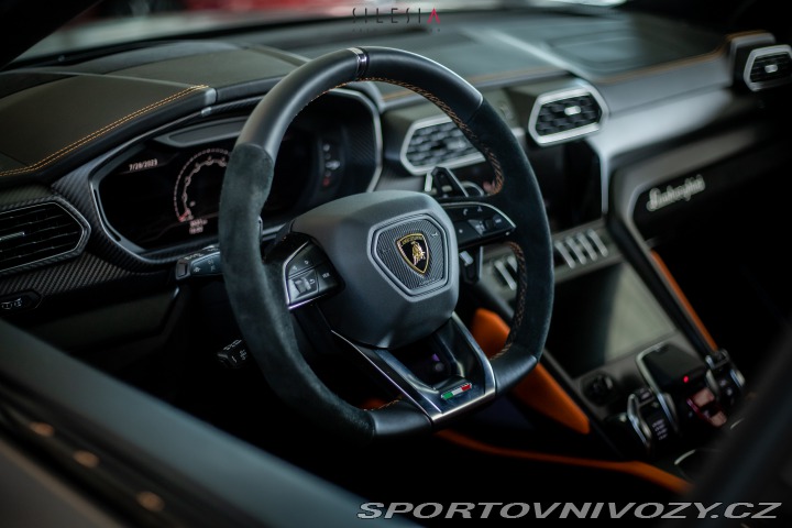 Lamborghini Urus Standard 2022