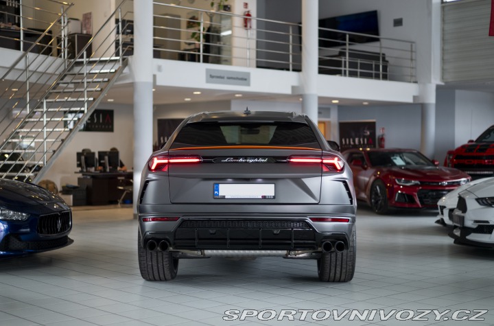 Lamborghini Urus Standard 2022