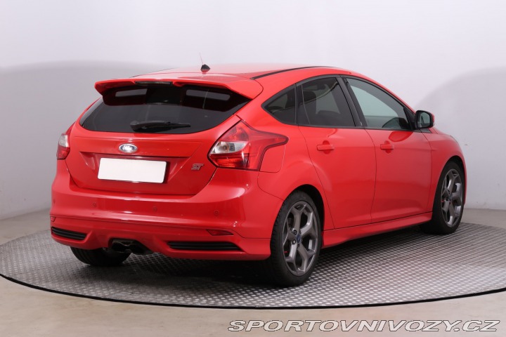 Ford Focus ST 2.0 EcoBoost ST 2012