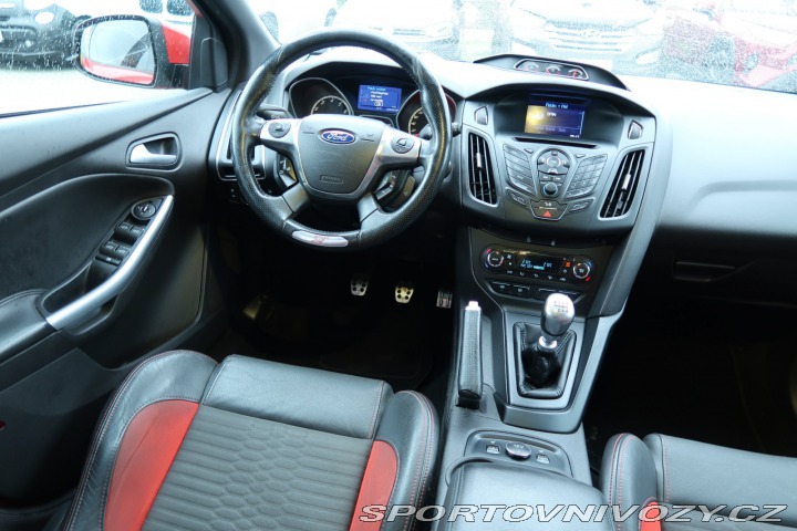 Ford Focus ST 2.0 EcoBoost ST 2012