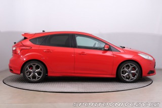 Ford Focus ST 2.0 EcoBoost ST 2012