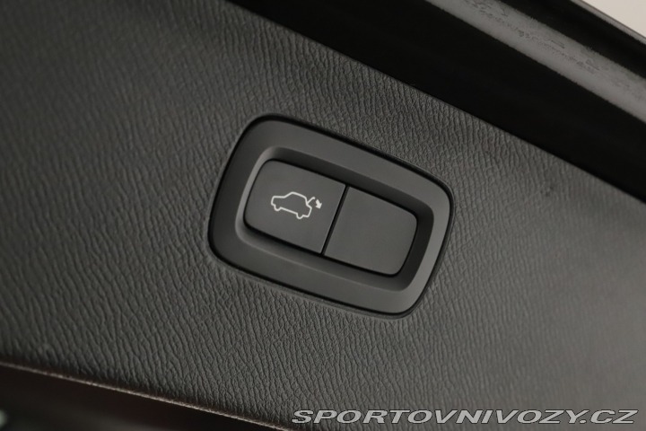 Volvo Ostatní modely XC90 R-Design T8 Twin Engine A 2018