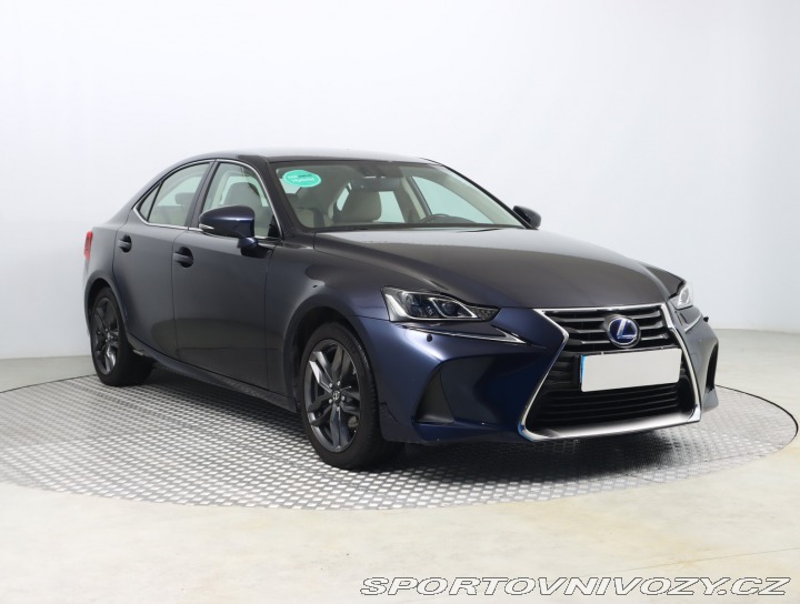 Lexus IS 300h 2019