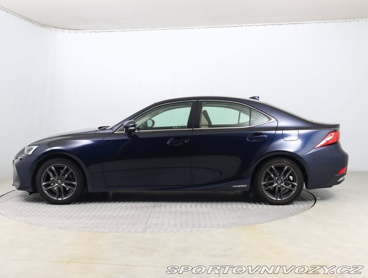 Lexus IS 300h 2019
