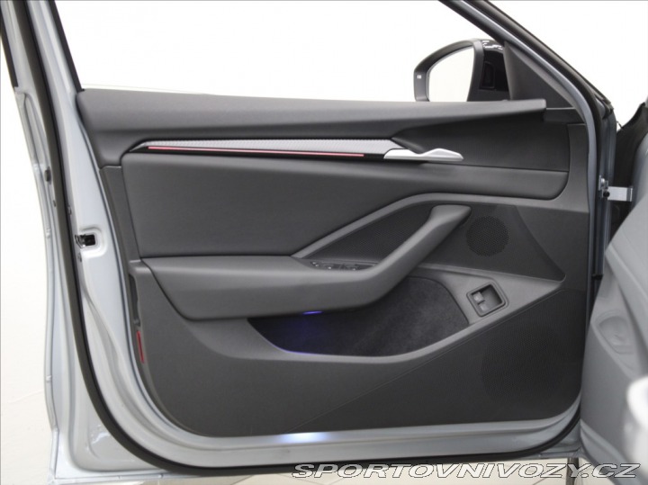 Škoda Superb 1,5 PHEV SportLine 5L ZÁR 2025