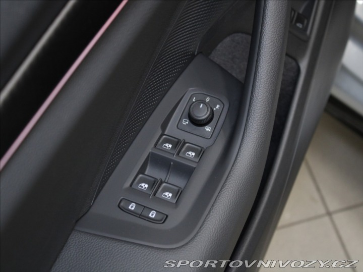 Škoda Superb 1,5 PHEV SportLine 5L ZÁR 2025