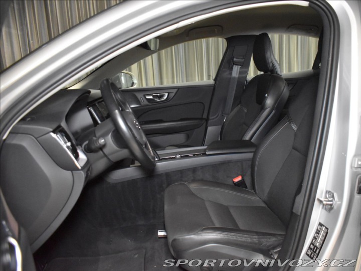 Volvo S60 2,0 B5 momentum Headup,BL 2021