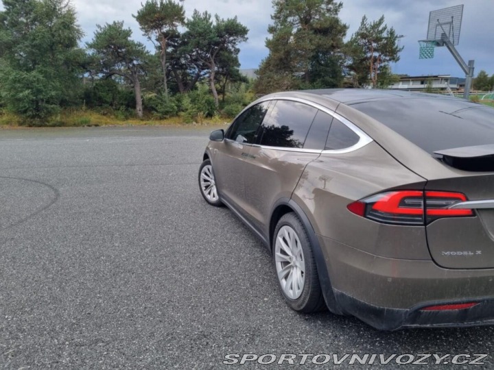 Tesla Model X 90D- Zdarma nabíjení 2016