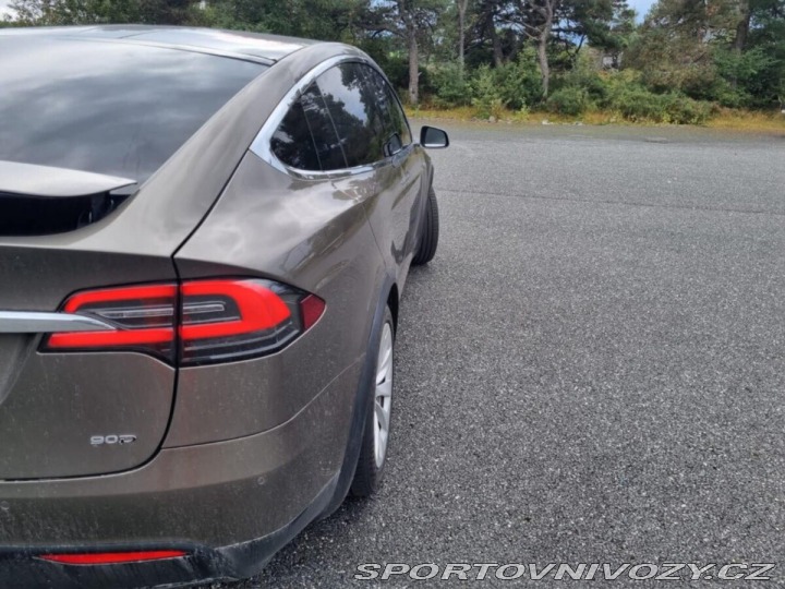 Tesla Model X 90D- Zdarma nabíjení 2016