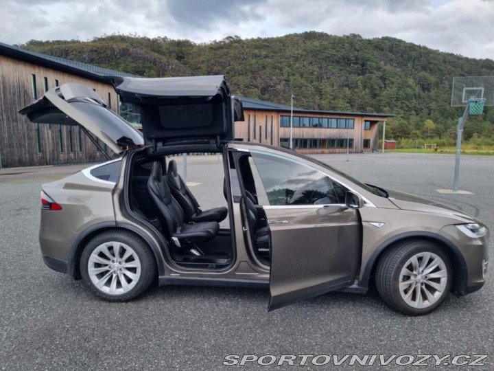 Tesla Model X 90D- Zdarma nabíjení 2016
