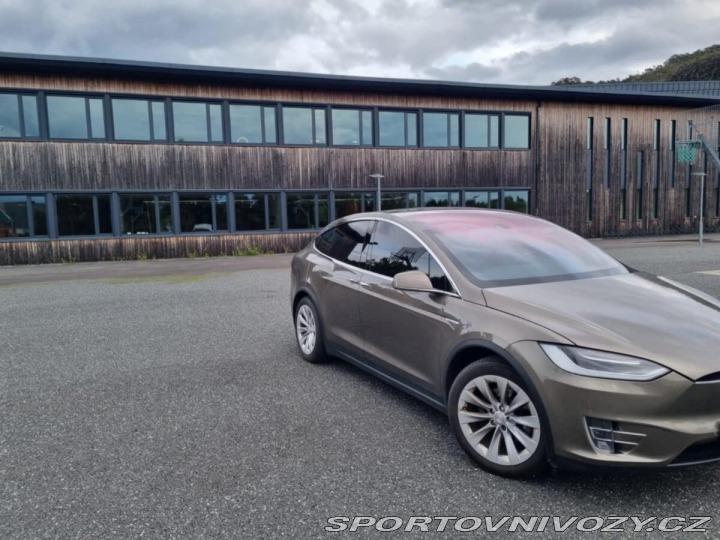 Tesla Model X 90D- Zdarma nabíjení 2016