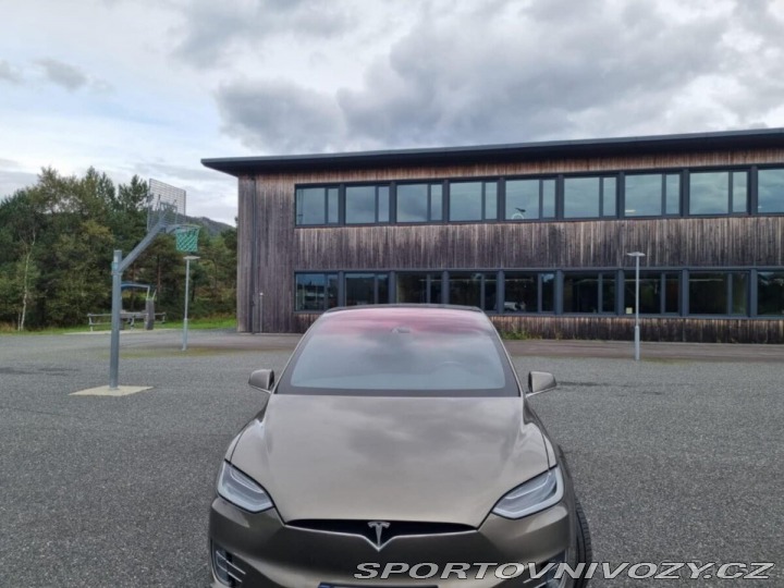 Tesla Model X 90D- Zdarma nabíjení 2016
