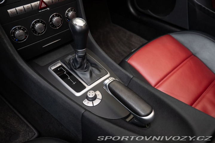 Mercedes-Benz SLK HarmanKardon/V8/Ventilova 1800