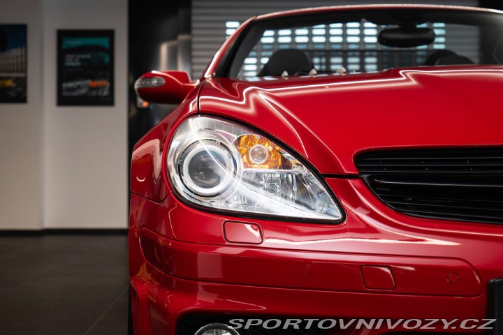 Mercedes-Benz SLK HarmanKardon/V8/Ventilova 1800