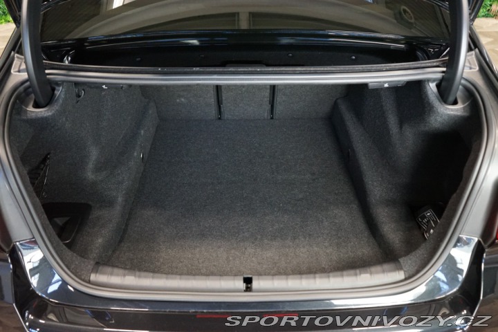 BMW 5 40i*xDRIVE*TAŽ*H/K*CAMERA 2022