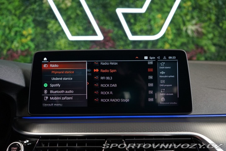 BMW 5 40i*xDRIVE*TAŽ*H/K*CAMERA 2022