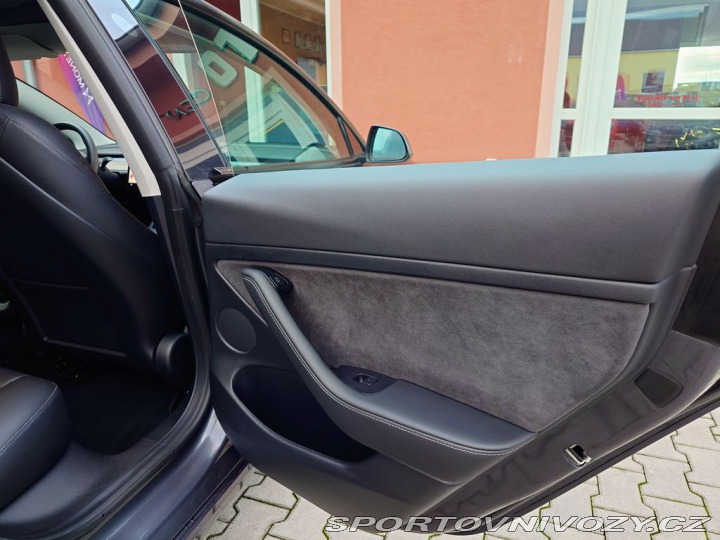 Tesla Model 3 D.M Long Range 366 kW REZ 2021