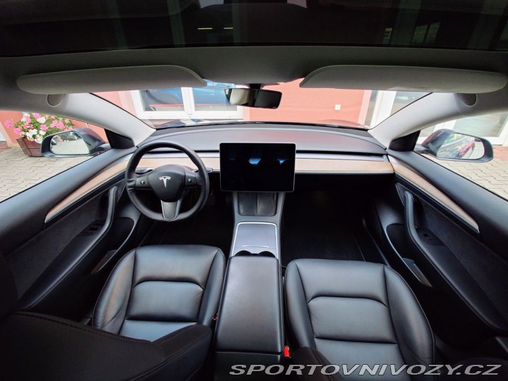 Tesla Model 3 D.M Long Range 366 kW REZ 2021