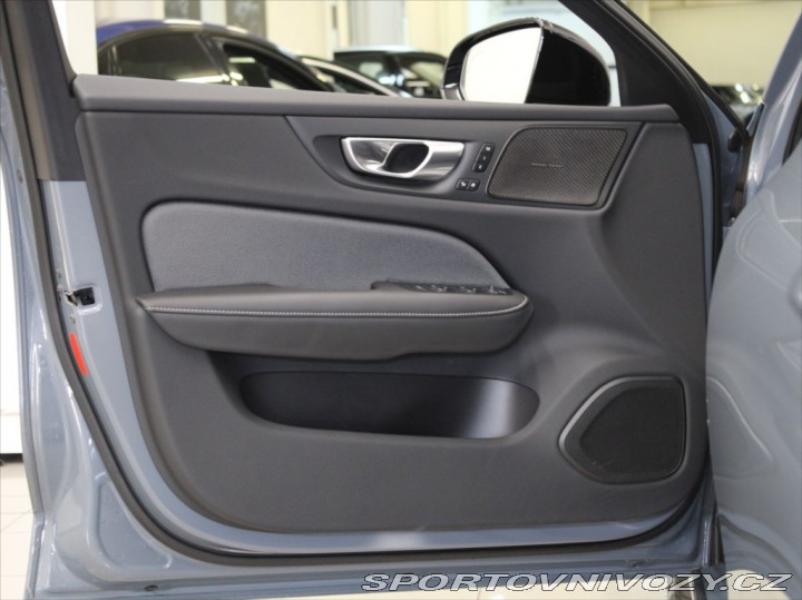 Volvo S60 2,0 B5 AWD AT Ultimate PA 2024