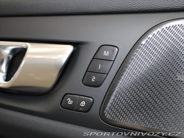 Volvo S60 2,0 B5 AWD AT Ultimate PA 2024