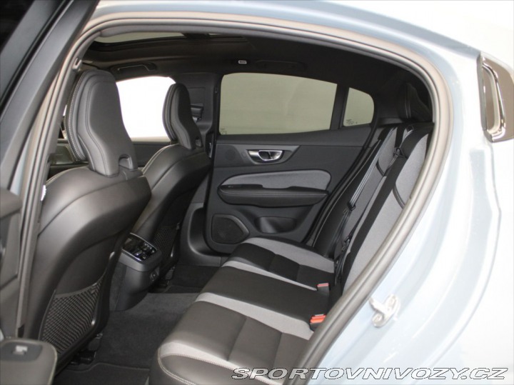 Volvo S60 2,0 B5 AWD AT Ultimate PA 2024