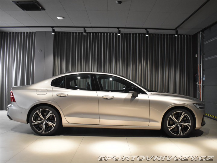 Volvo S60 2,0 B5 AWD Ultimate Pano, 2023