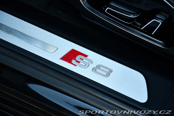 Audi S8 4.0TFSi V8T 2016
