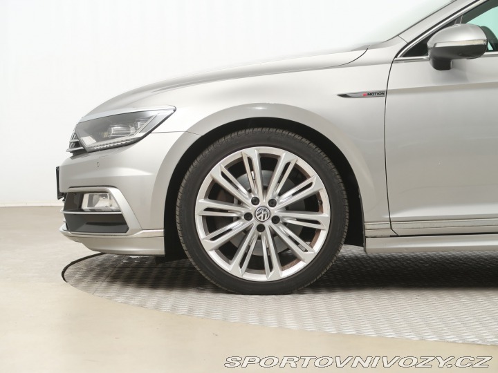 Volkswagen Ostatní modely Passat R-Line 2.0 BiTDI 2016