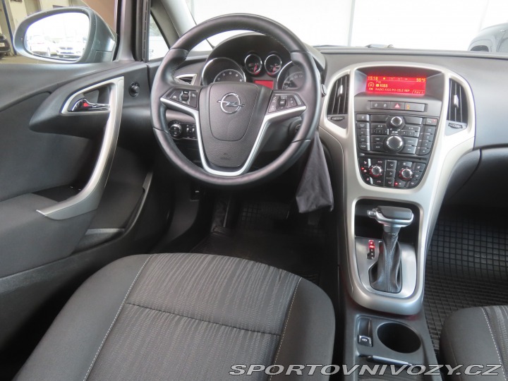 Opel Astra 1.6 T 2011