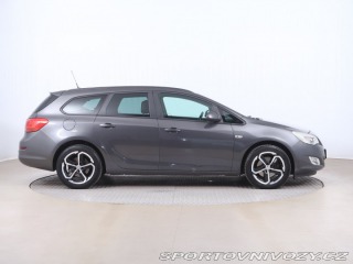 Opel Astra 1.6 T 2011