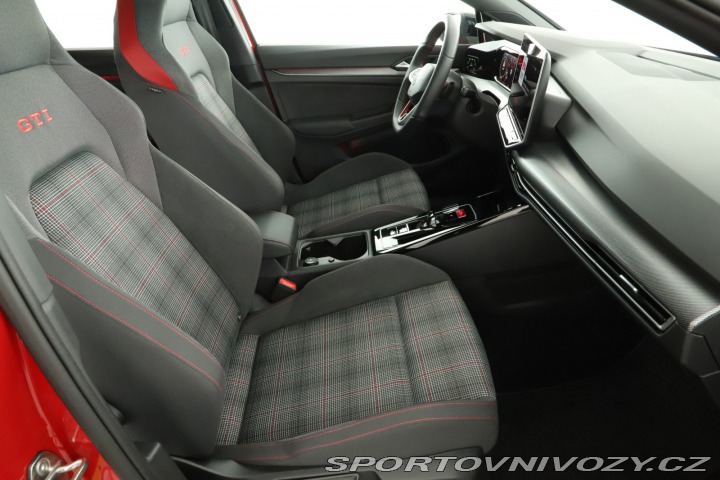 Volkswagen Golf 2.0 GTI 2024