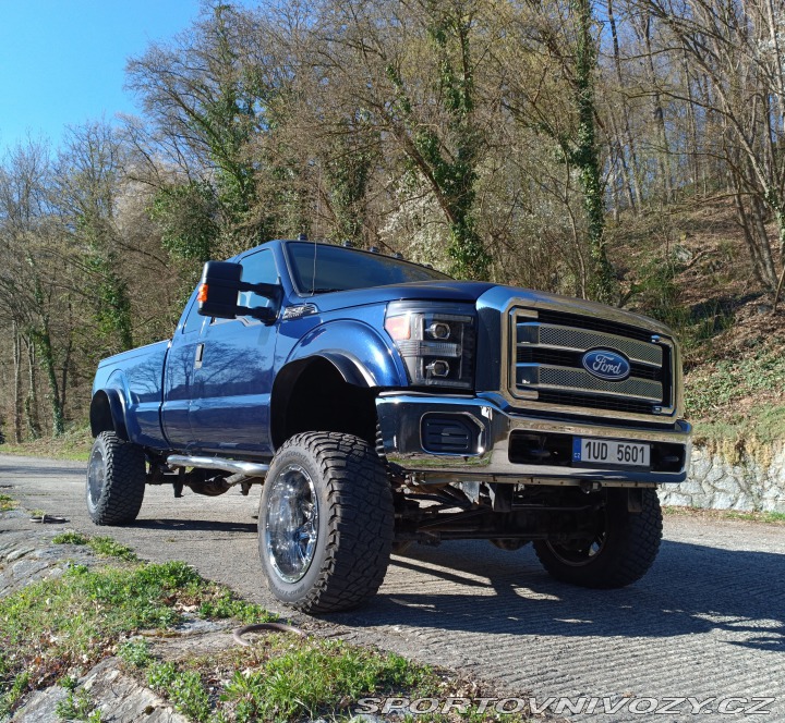 Ford Ostatní modely F-250 MONSTER TRUCK 2011