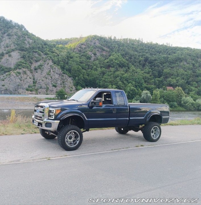 Ford Ostatní modely F-250 MONSTER TRUCK 2011