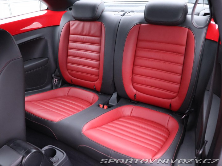 Volkswagen Beetle 1,2 TSI 77kW Aut.klima Ků 2015