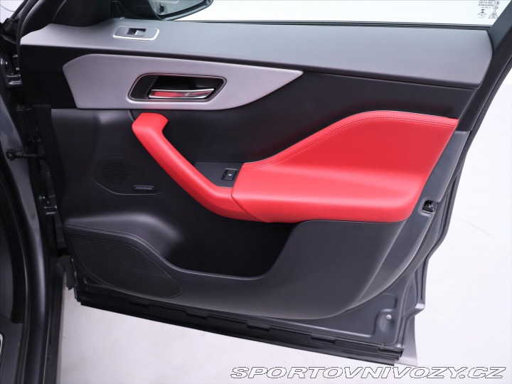 Jaguar F-Pace 3,0 30d AWD R-Sport CZ 2016