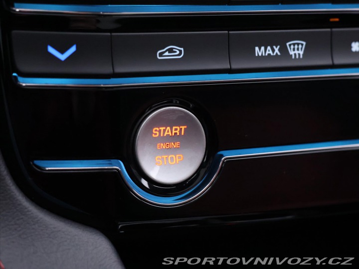 Jaguar F-Pace 3,0 30d AWD R-Sport CZ 2016