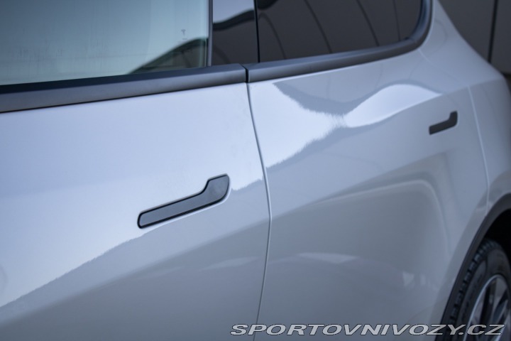 Tesla Model Y 75kWh Long Range AWD 378 2023