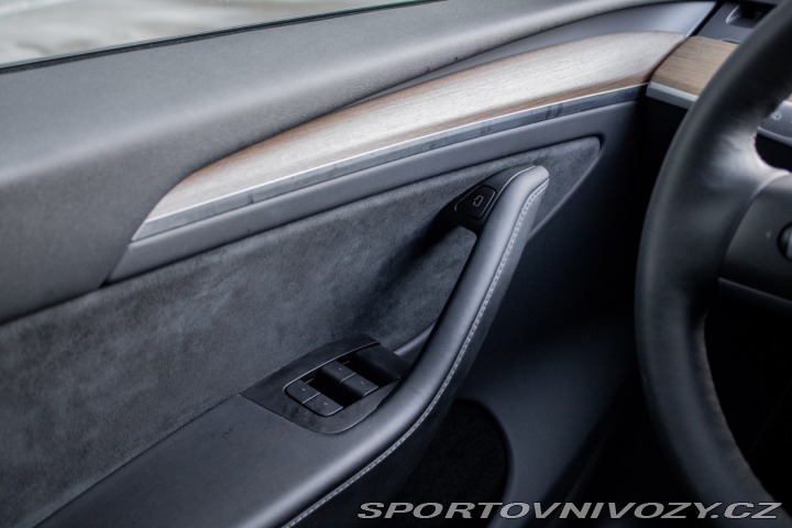 Tesla Model Y 75kWh Long Range AWD 378 2023