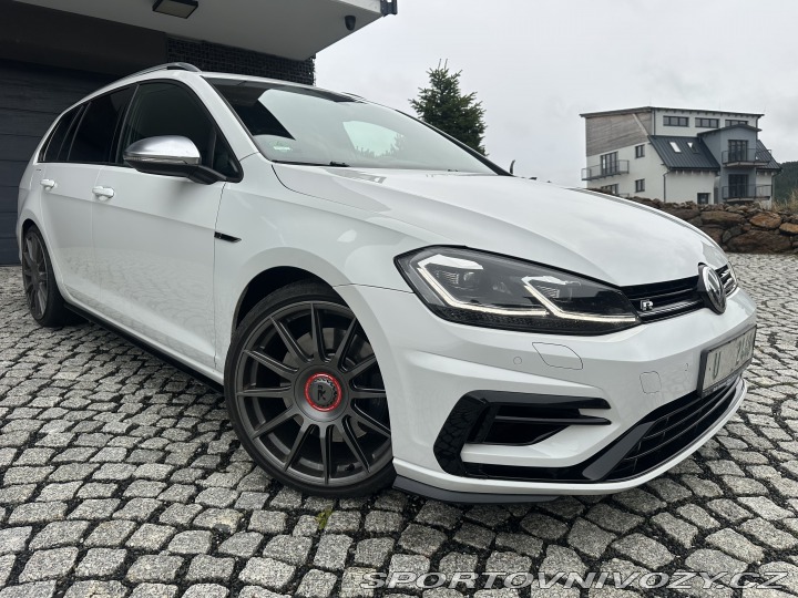 Volkswagen Golf R variant 2020