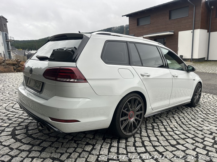 Volkswagen Golf R variant 2020