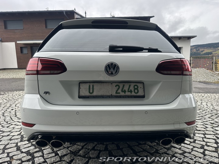 Volkswagen Golf R variant 2020