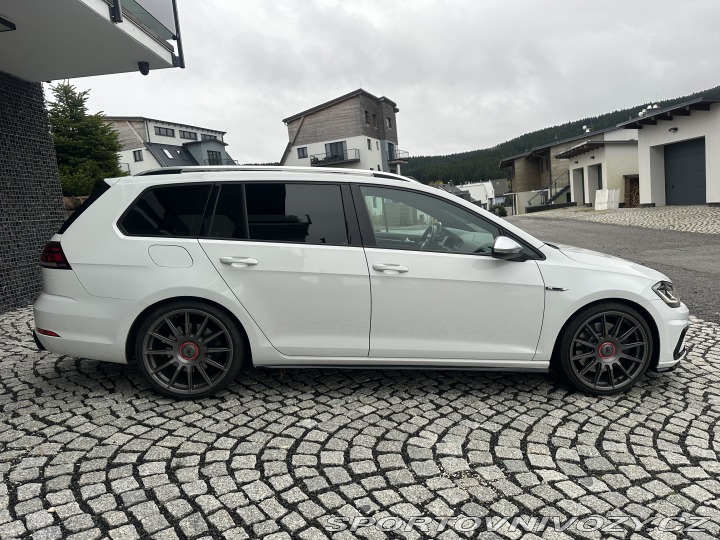 Volkswagen Golf R variant 2020