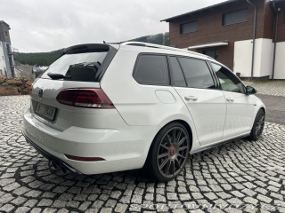 Volkswagen Golf R variant 2020