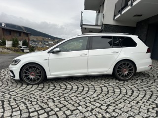 Volkswagen Golf R variant 2020