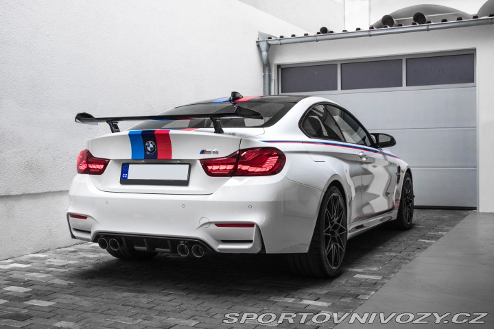BMW M4 M4 GTS 2017
